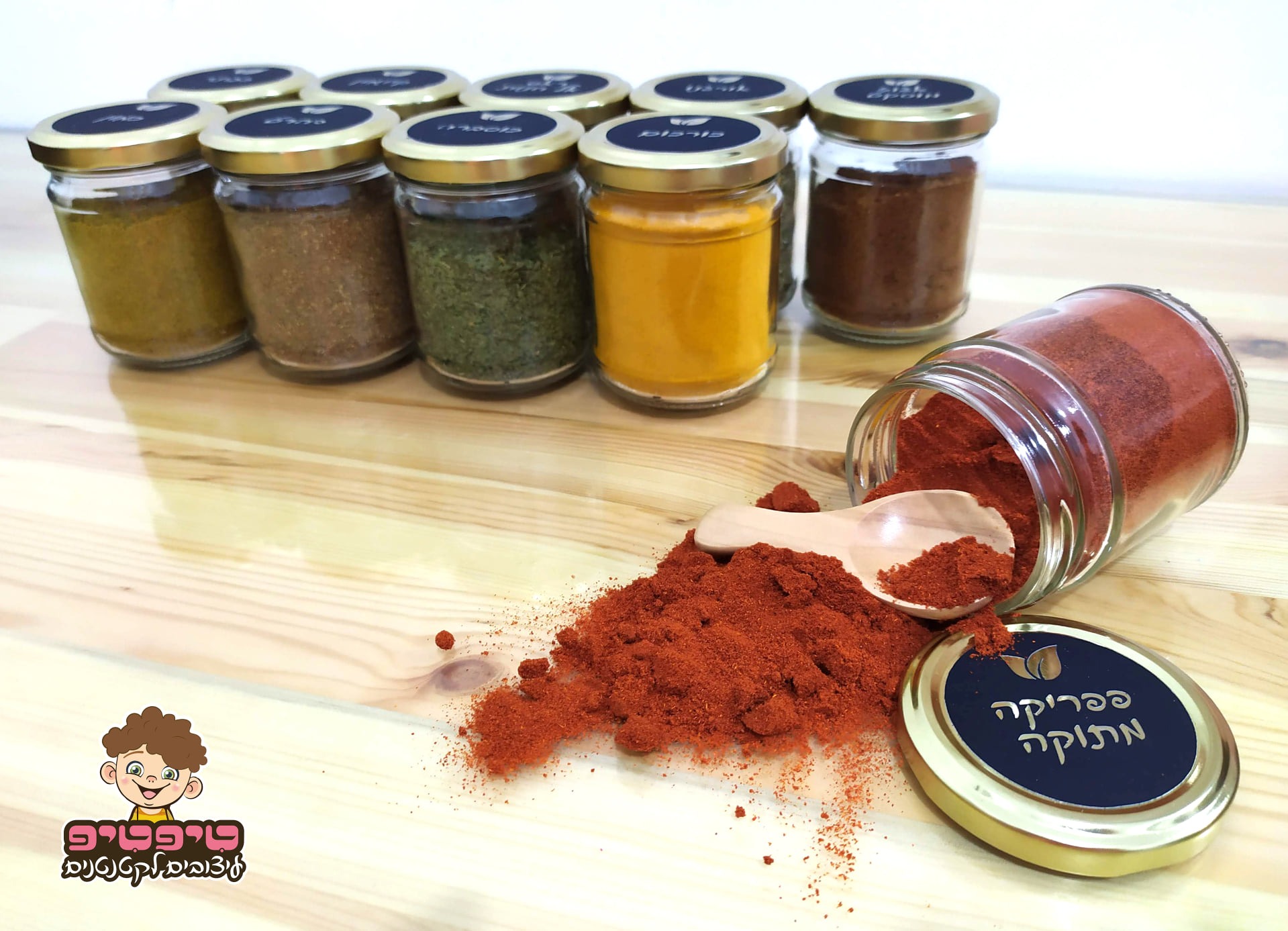צנצנות תבלינים עם מדבקות